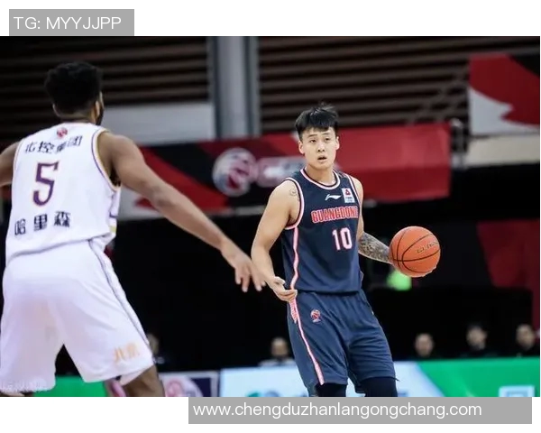 广州篮球队中路突破解析：优劣势与战术调整的深度剖析