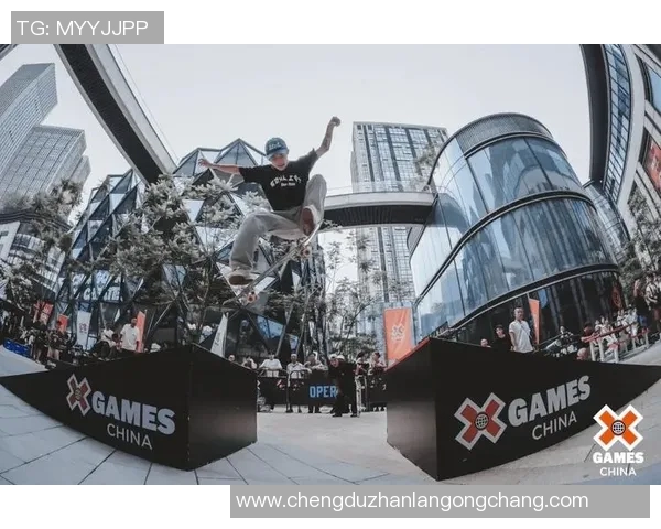 重庆滑板队的节奏与文化碰撞探索滑板运动的新潮流与热情 重庆滑板队的节奏与文化碰撞探索滑板运动的新潮流与热情