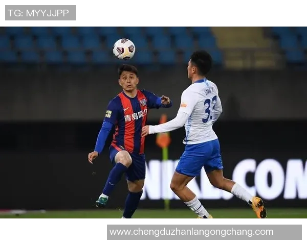 草蜢队与雷克雅未克队的激烈对决引发球迷热议与期待