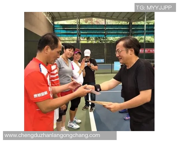 重庆网球队协作创新探索新模式引发热议与关注 重庆网球队协作创新探索新模式引发热议与关注