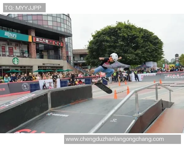 重庆极限运动队在滑板精英赛中以57分稳居积分榜首位 重庆极限运动队在滑板精英赛中以57分稳居积分榜首位