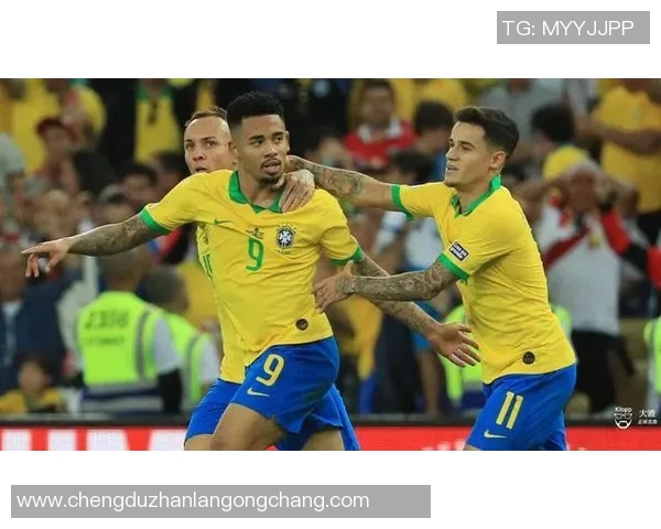 重庆足球队灵活战术解析与球队发展现状探讨 重庆足球队灵活战术解析与球队发展现状探讨